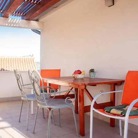 Ivka Apartment *