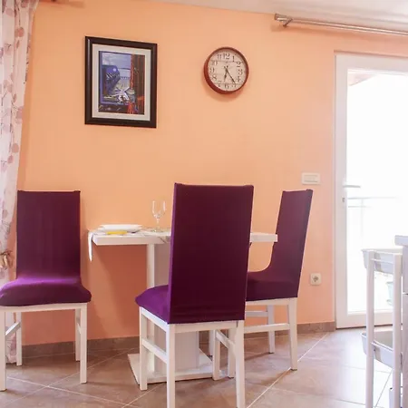 Ivka Apartment *